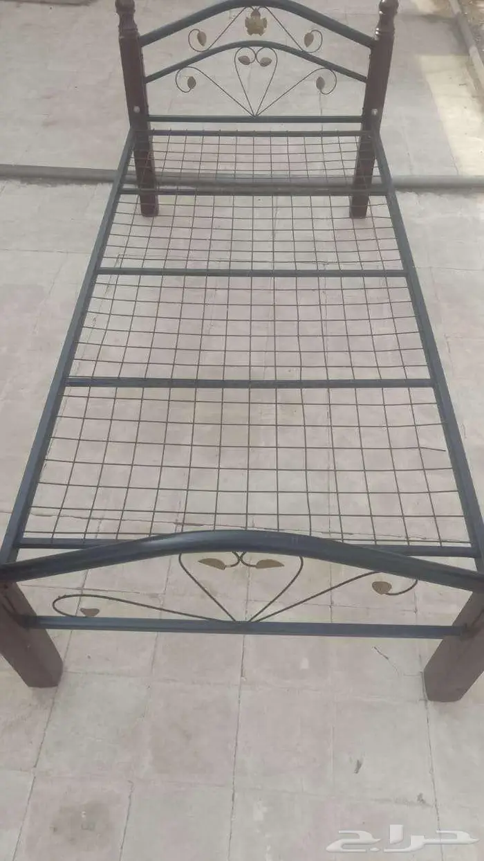 سرير للبيع 2