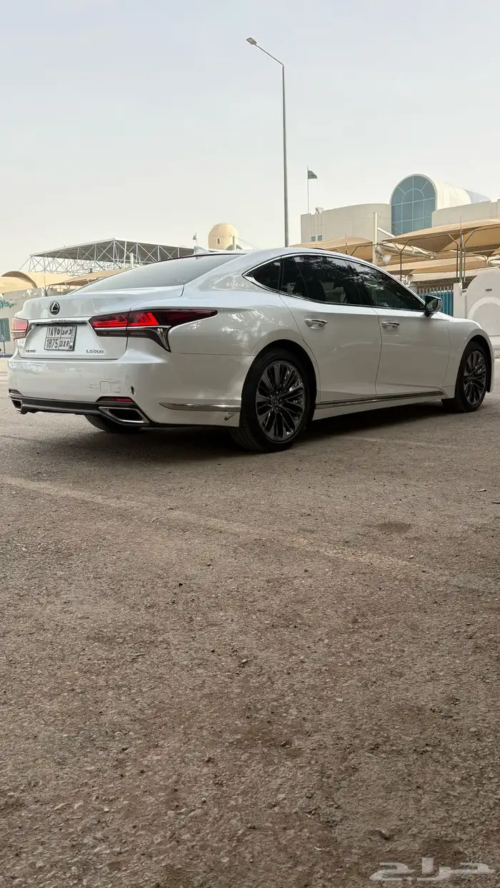 لكزس LS500 بنزين وارد عبداللطيف جميل 7