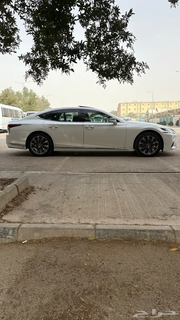 لكزس LS500 بنزين وارد عبداللطيف جميل 6