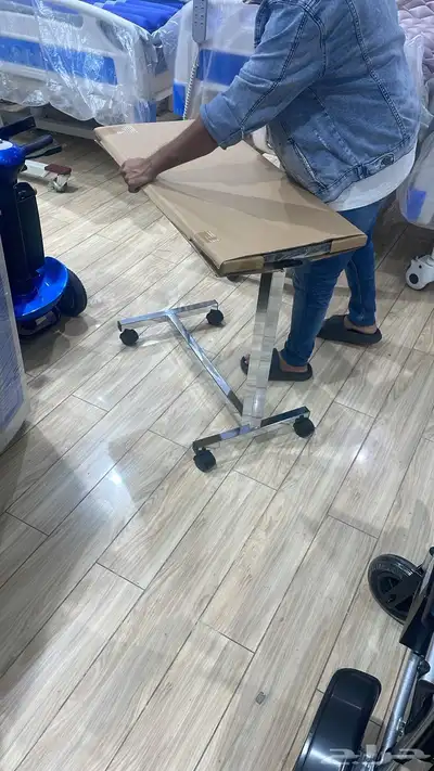 كرسي حمام وطاولة طعام للمرضى وكبار السن 2