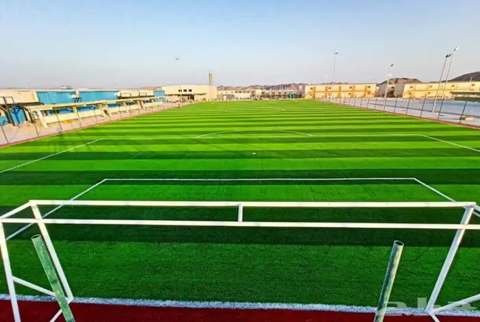 انشاء ملاعب التنس الارضي وملاعب كرة الريشة وملاعب كرة القدم 11