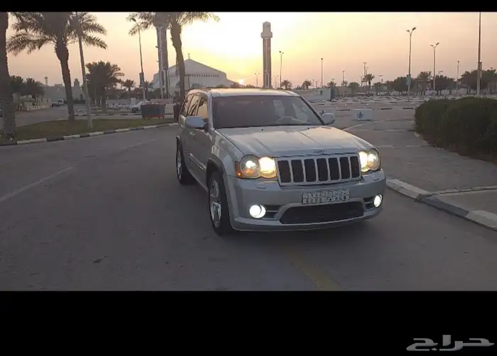 للبيع جيب SRT8 22