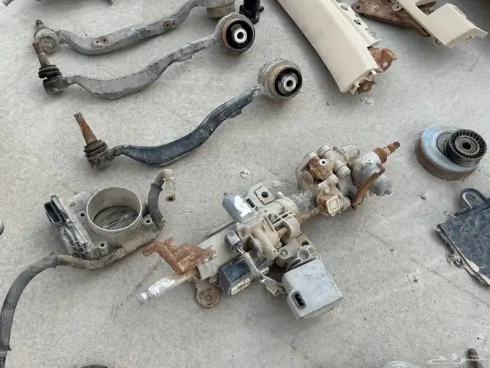 قطع لكزس ال اس 460 كلها اصلي وكاله اللي يحتاج شي يكلمني 16