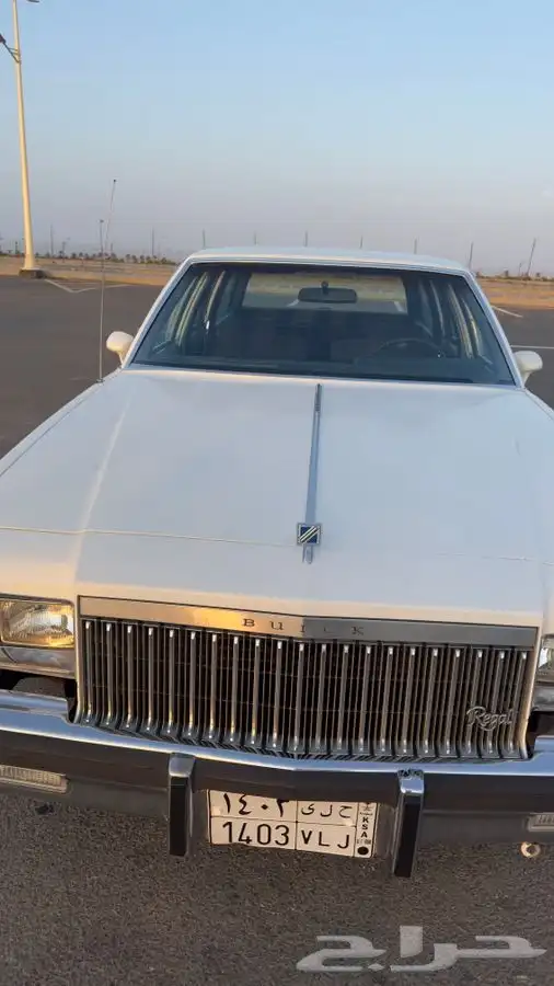 بيوك 1983 5