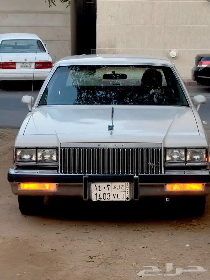 بيوك 1983 0