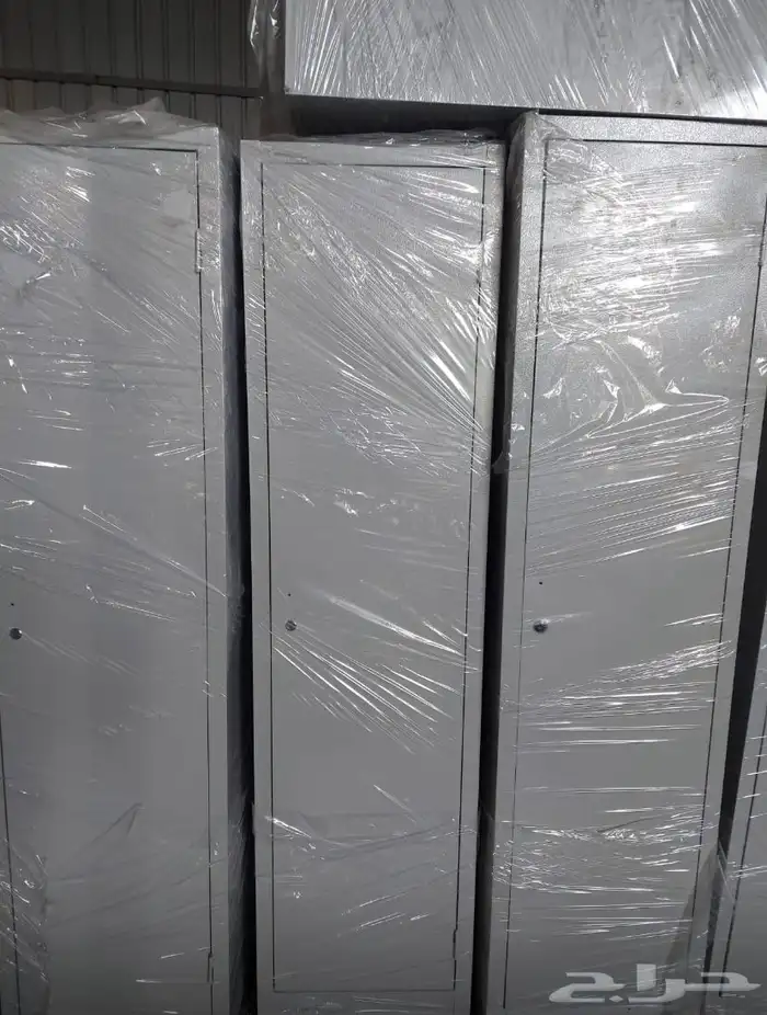 يتوفر دواليب حديد وخشب _جملة _ وقطاعي 0