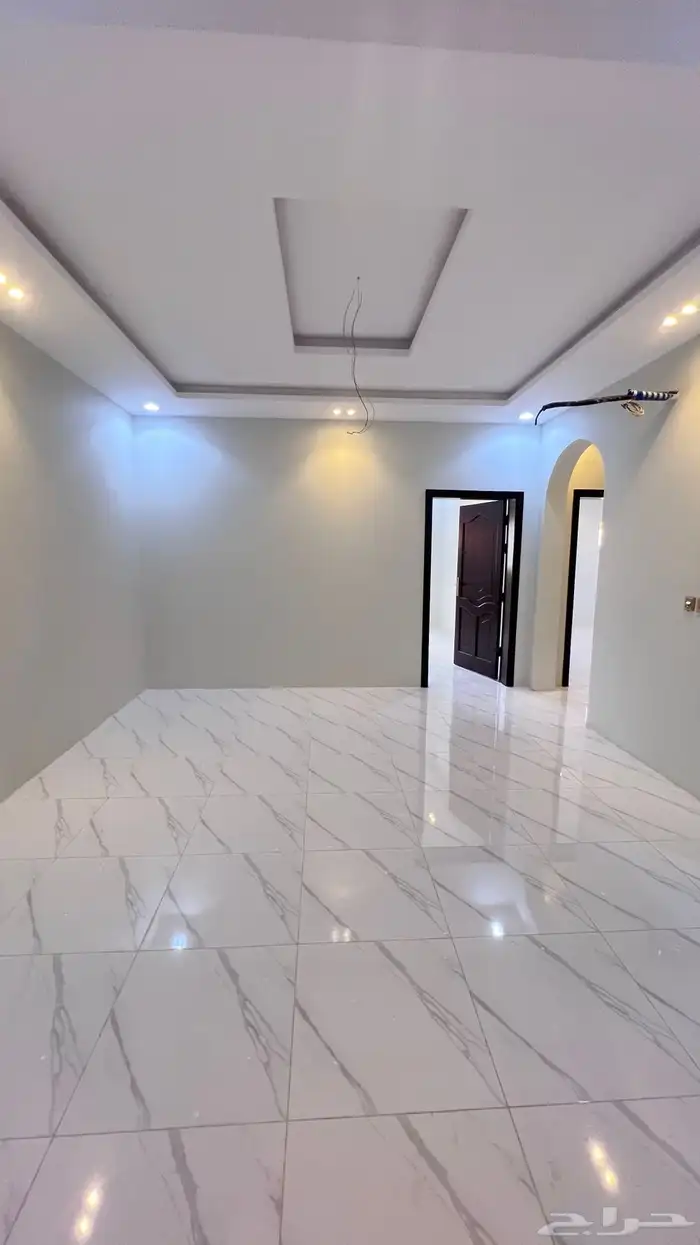 شقة للايجار شامل الكهرباء والماء 1