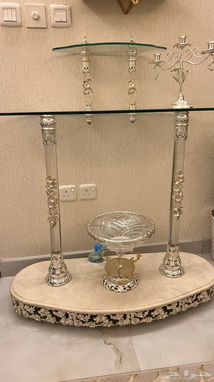 عربية ملكة نظيفة جد ا مع شمعدان وحامل شوكولاتة في جدة 1