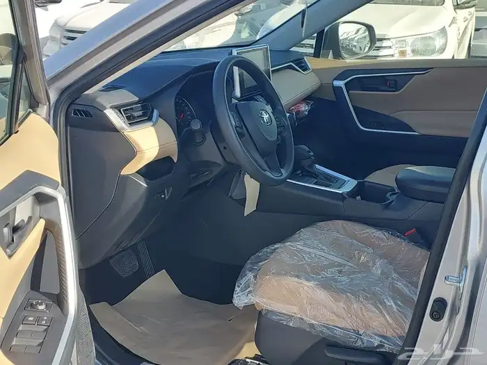 تويوتا راف فور ستانرد دبل بنزين 2025 5