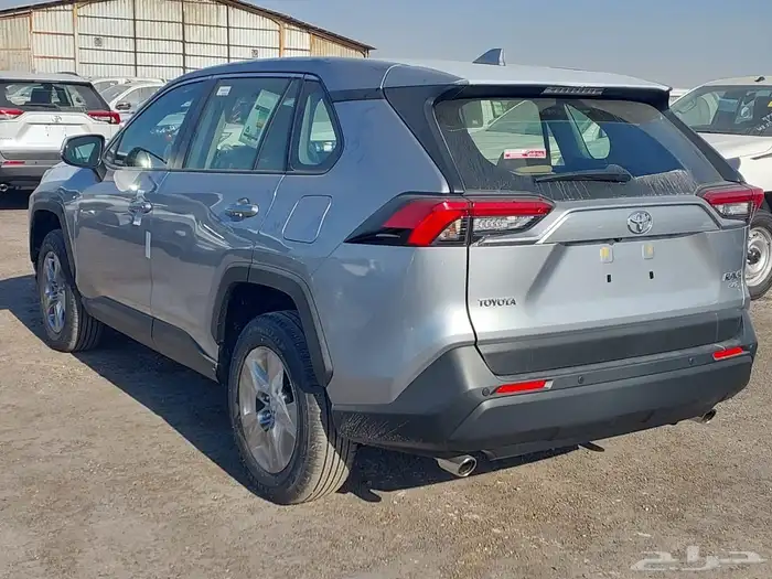 تويوتا راف فور ستانرد دبل بنزين 2025 3