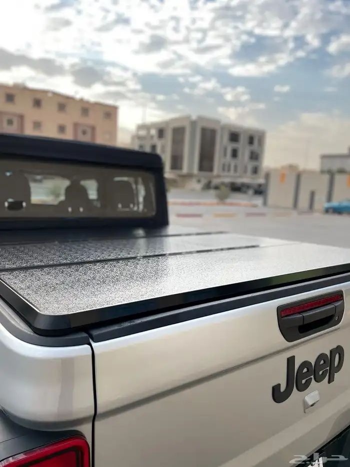 2023 جيب جلاديتور 2023 Jeep gladiator 7