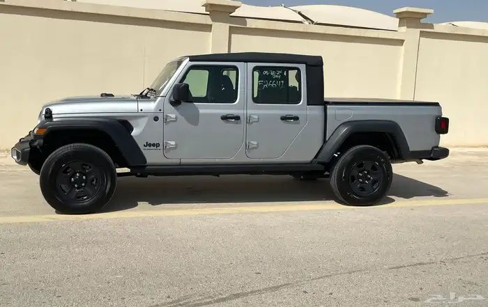 2023 جيب جلاديتور 2023 Jeep gladiator 26