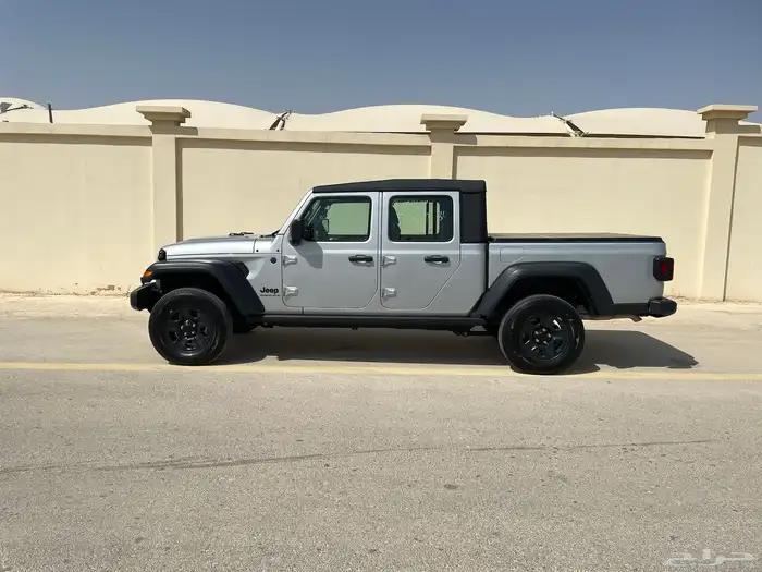 2023 جيب جلاديتور 2023 Jeep gladiator 27