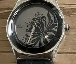ساعه سواتش نظيفه فقط الجلد 0