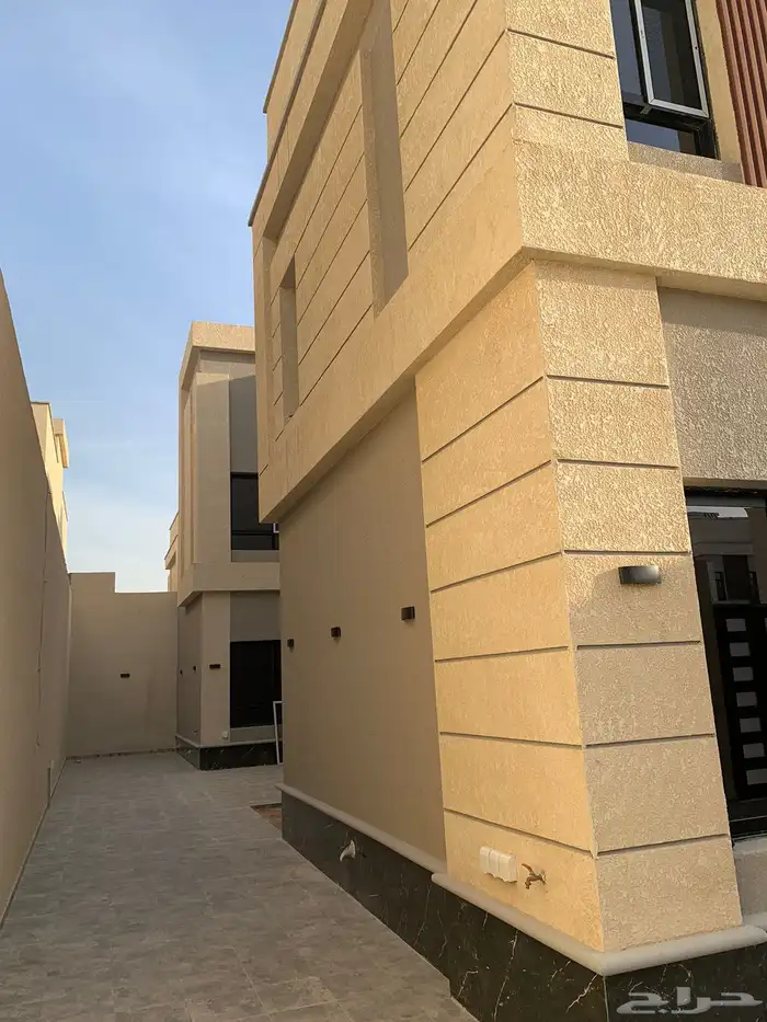 للايجار فيلا المشرقية حي الجنادرية شرفة D بسعر مغري 2