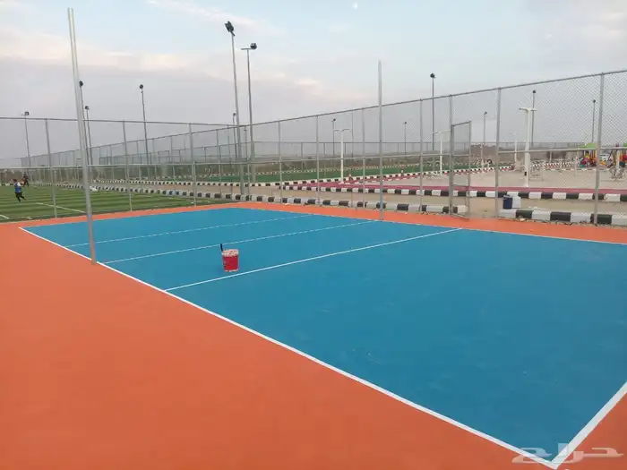 تنس ارضي و مضمار 8