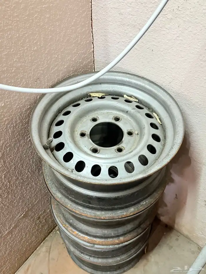 جنوط مرسدس توي منزلهن من السياره 1