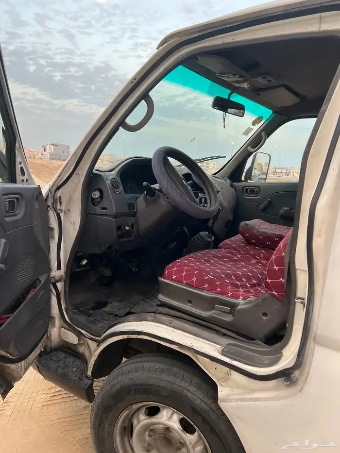 باص نيسان للايجار 4