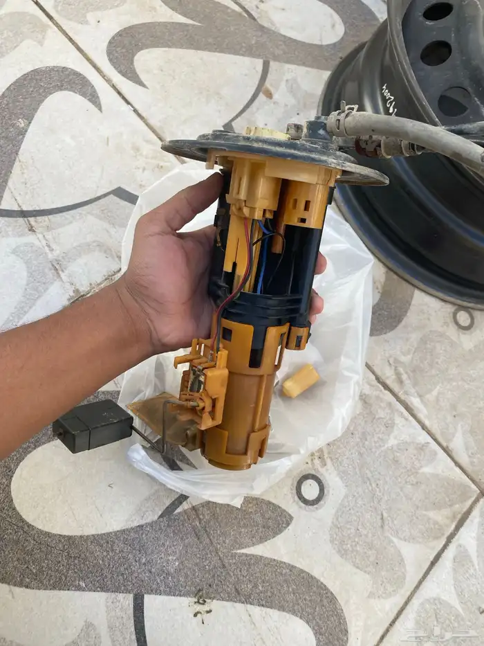 طرنبة بنزين كاملة بملحقاتها حقت دباب سوزوكي 0