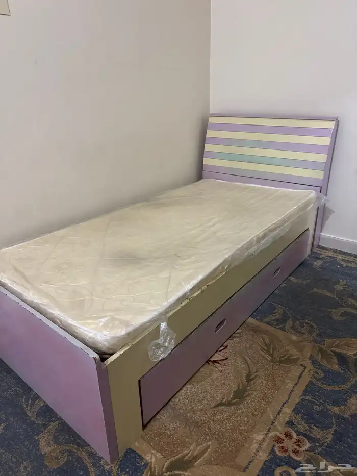 سرير بدولاب سحب وطراحه 4