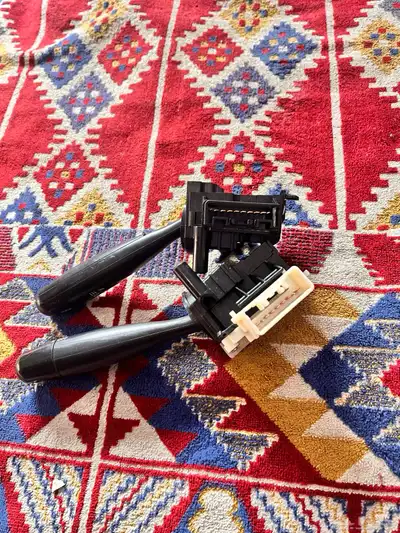 مفتاح اوعصاء النور والمساحات دباب ديهاتسو اوافانز 7