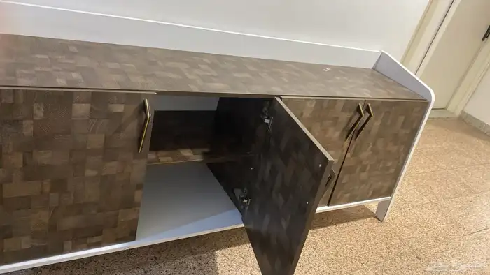 بوفيه وسرير اطفال ومنفاخ كهربائي 0