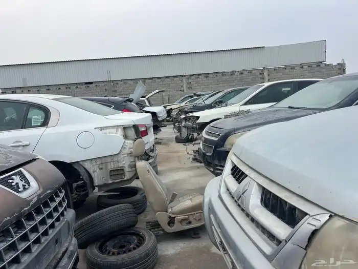 قطع غيار جميع انواع السيارات 4