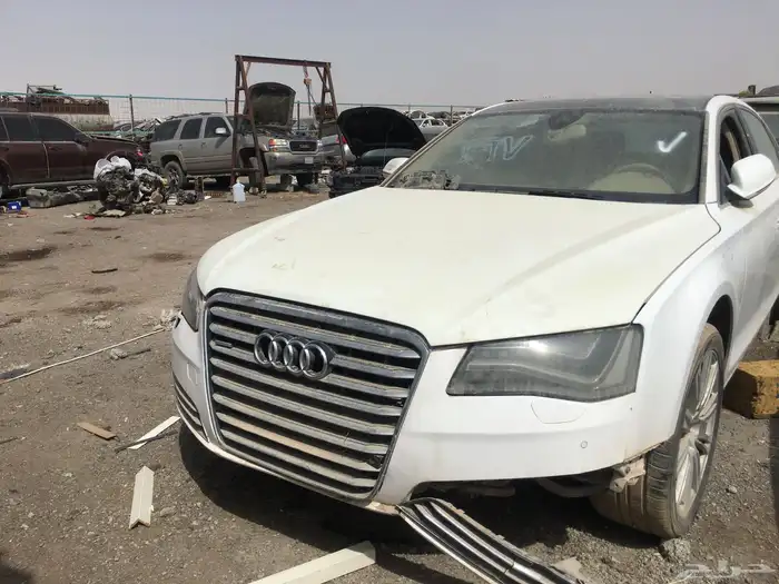 يوجد لدينا اودي ومرسيدس وبي ام وجي كلاس 2