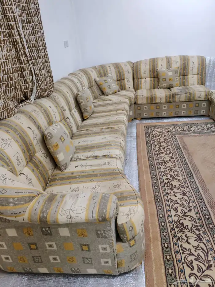 مجلس و أدوات كهرباء منزلية للبيع على السوم 4