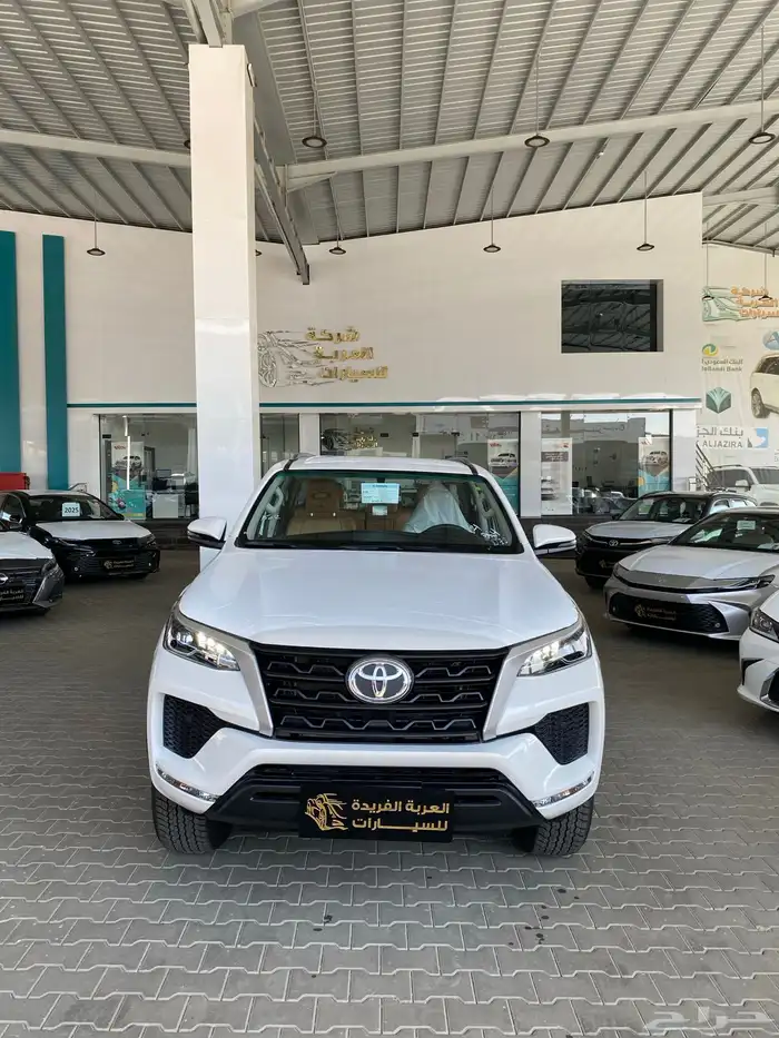 تويوتا فورشنر GX2 موديل 2025 اللون ابيض بنزين مكينه 2700 0