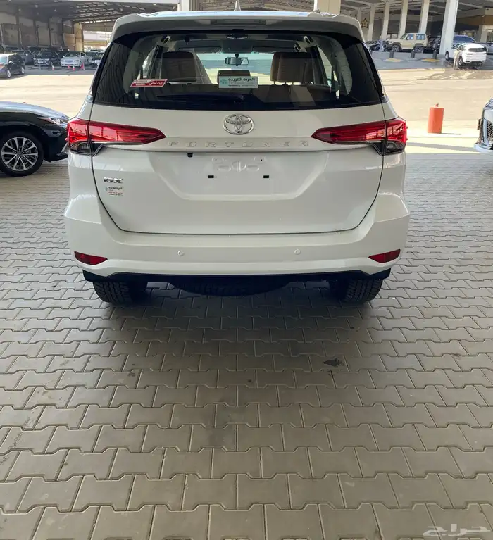 تويوتا فورشنر GX2 موديل 2025 اللون ابيض بنزين مكينه 2700 14