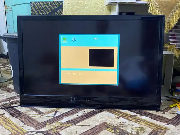 شاشه lcd 42 بوصه مساند ظهر مع اربعه مراكي 6