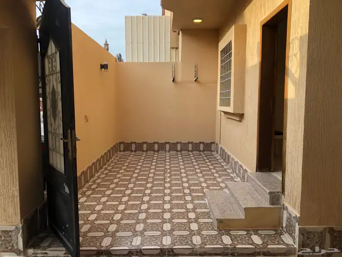 شقة أرضية للبيع بحي الصفا بالقرب من جامعة الإمام عبدالرحمن 5