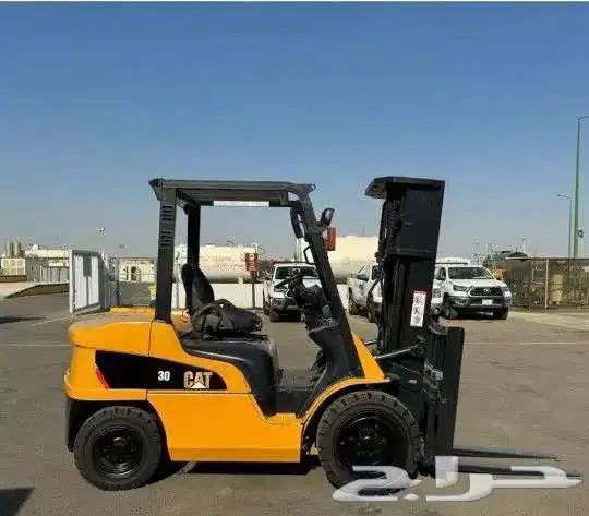 Forklift for Rent   رافعة شوكية للإيجار 1
