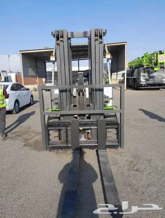 Forklift for Rent   رافعة شوكية للإيجار 3