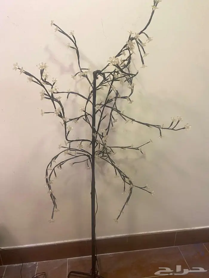 قطع اثاث وتحف منوعة للبيع 8