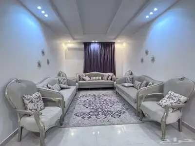 كنب فخم وجديد بطولات الخدمه والفرشه 2