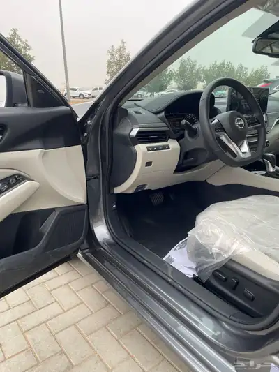 للبيع نيسان التيما 2023 SV. سعودي 8