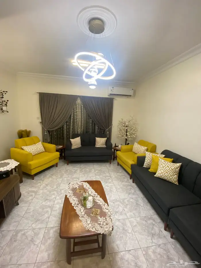 طقم كنب بحالة جيدة جدا 2