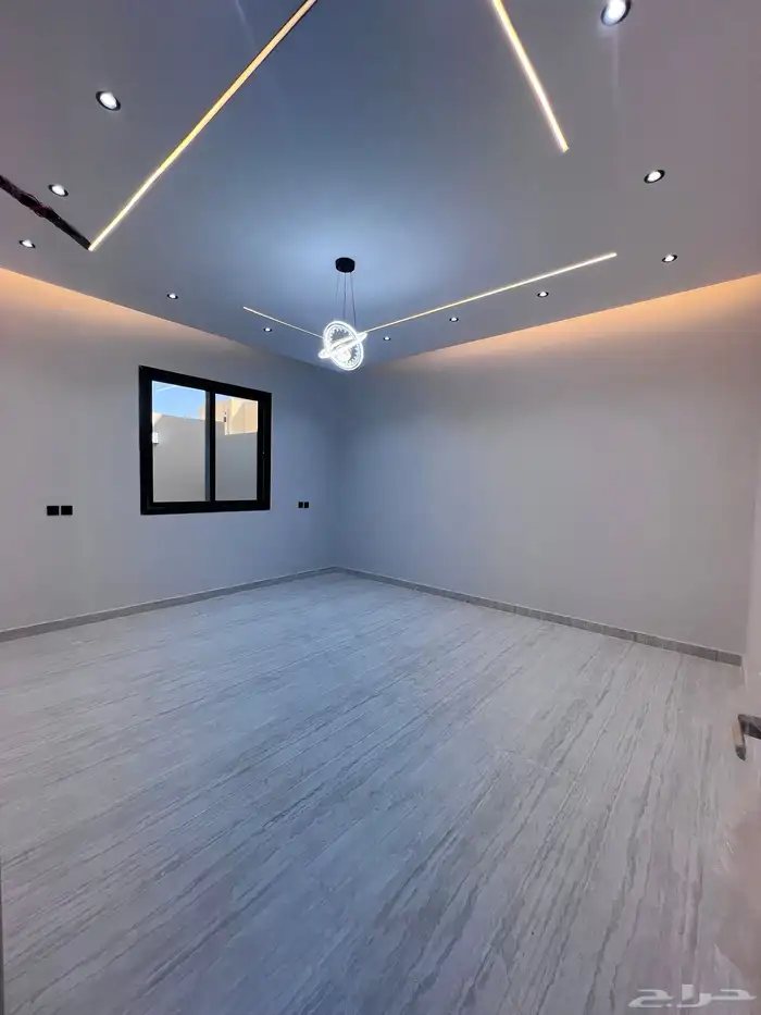 للبيع دور تشطيب فاخر على شارعين 20