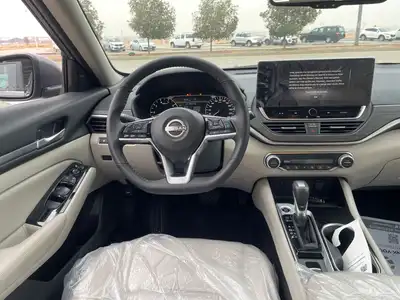 للبيع نيسان التيما 2023 SV. سعودي 11