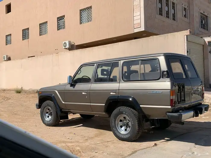 جيب صالون لاندكروزر مديل 88 0