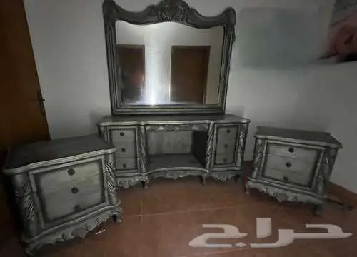 تسريحة و كمدينة بحالة ممتازه 0