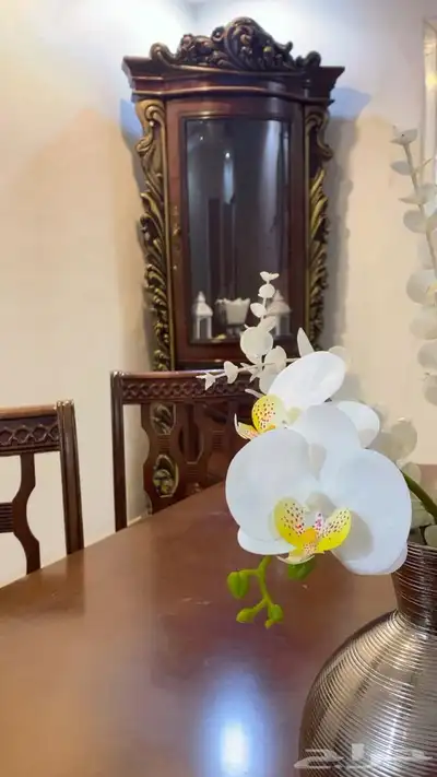 طاولة طعام 8 اشخاص 5