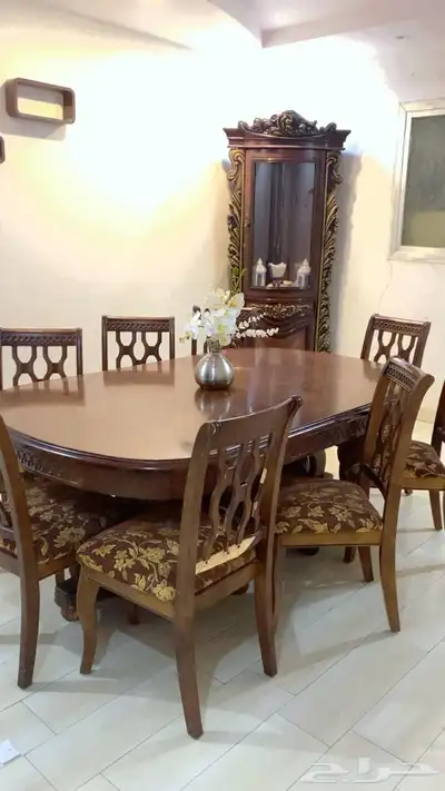 طاولة طعام 8 اشخاص 0