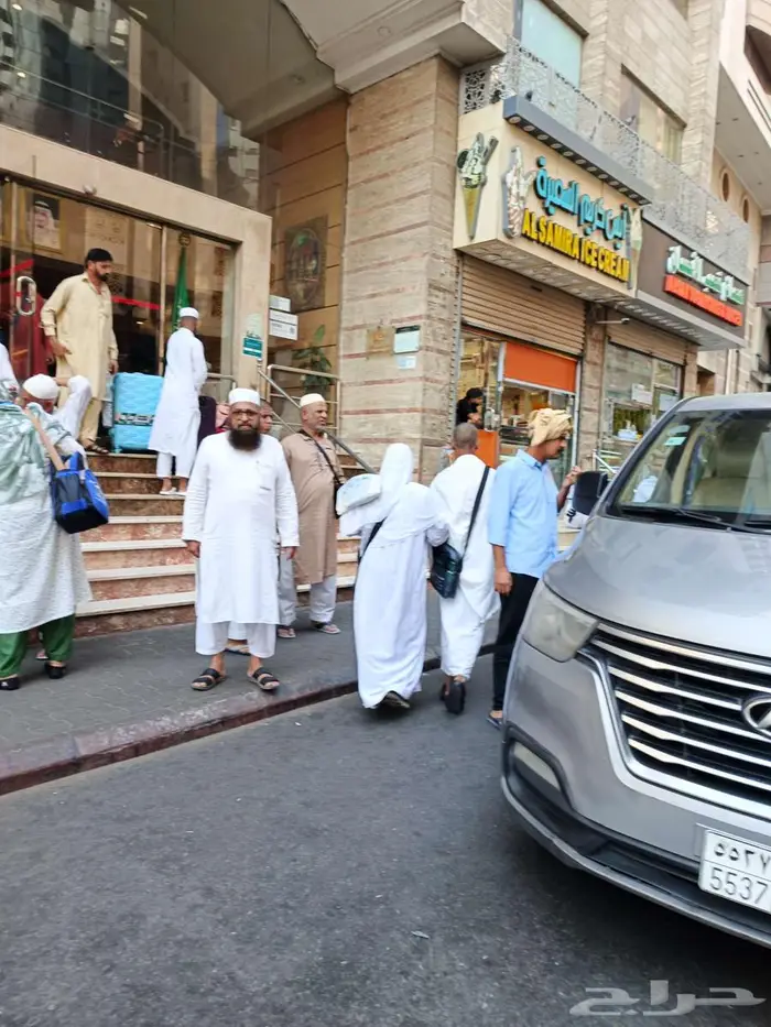 غرفه فندفيه ودورة مياه عدد4 اسره شهر رمضان وبلقرب من الحرم 0