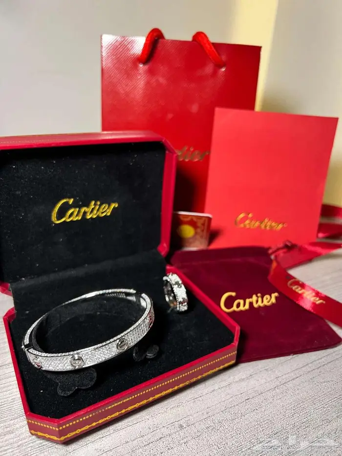 اكسسوارات نسائيه ماركات عالمية هدايا فاخره 5