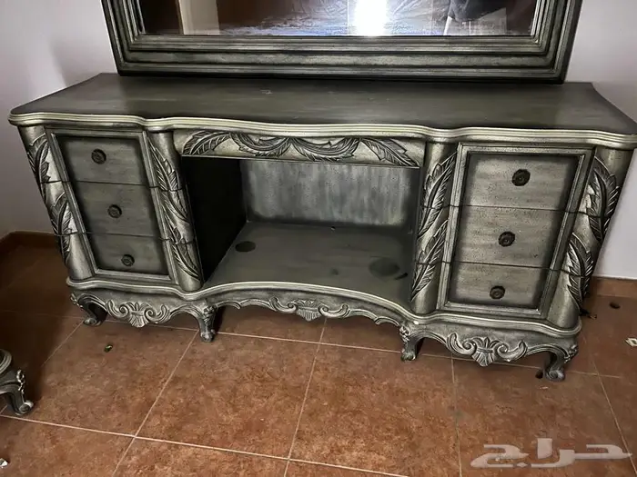 تسريحة و كمدينة بحالة ممتازه 1