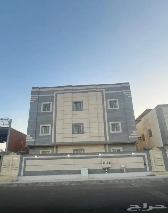 عمارة تجارية شارع 60 شمالي 0