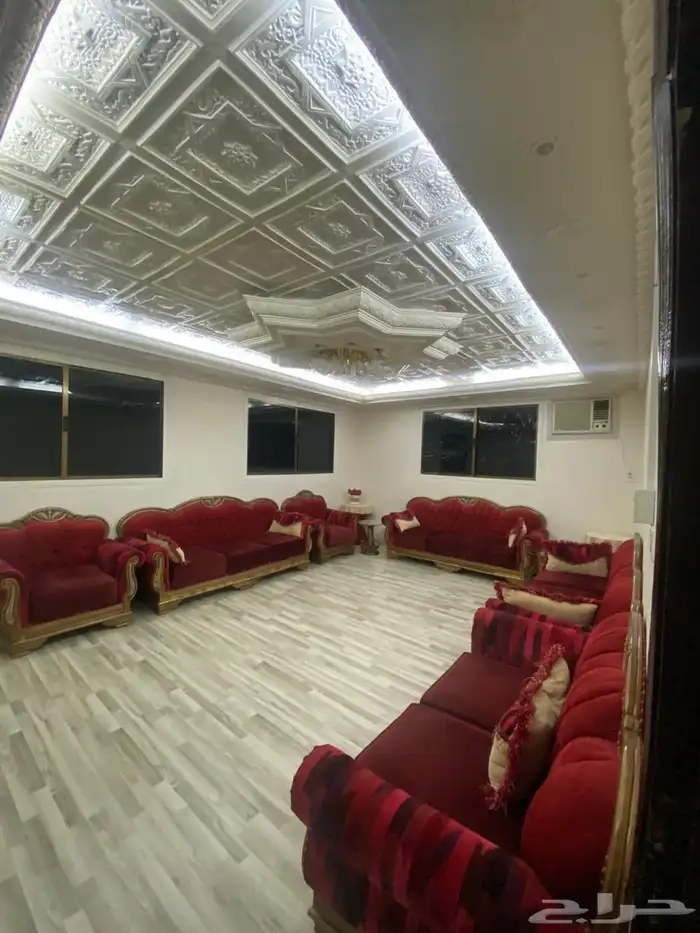 شقة للايجار بام العراد دور كامل 9